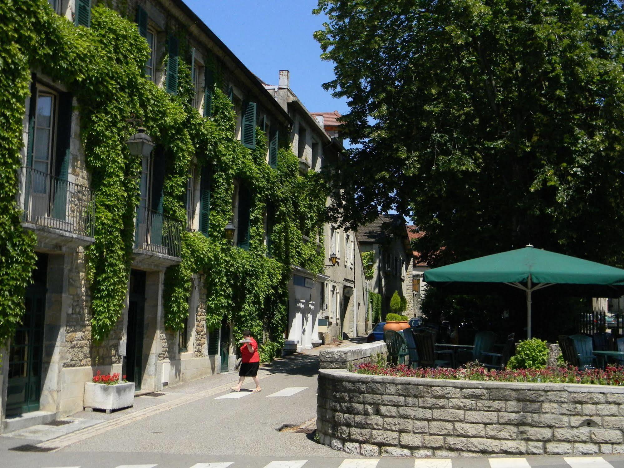 Logis Hotel Des Messageries Арбуа Екстер'єр фото