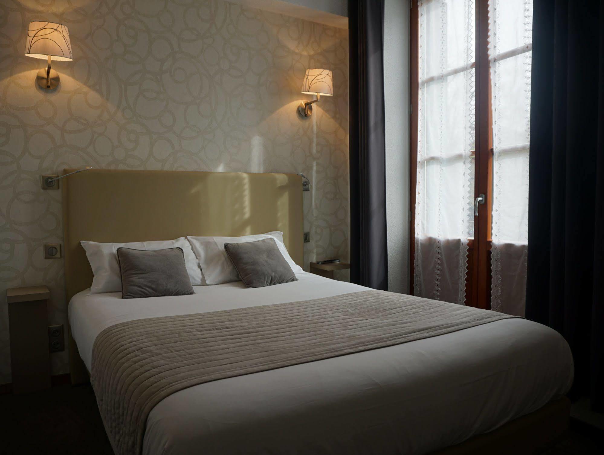 Logis Hotel Des Messageries Арбуа Екстер'єр фото